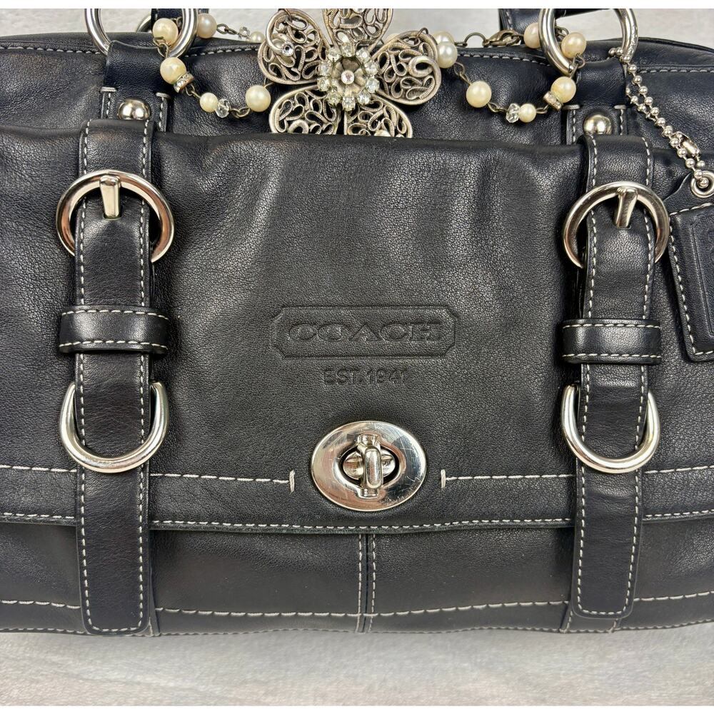 Coach Vintage Chelsea Black Leather Turnlock Satchel with Elegant Charm - Picture 14 of 16
